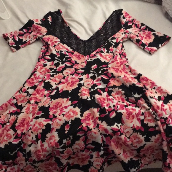 dress - Picture 3 of 4